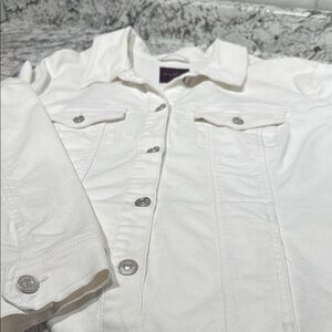 Gloria Vanderbilt White Jacket with Silver buttons size XXL